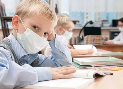 Минобразования заботится о профилактике заболеваний коронавирусом в школах