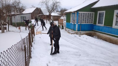 Дапамога адзінокім састарэлым людзям