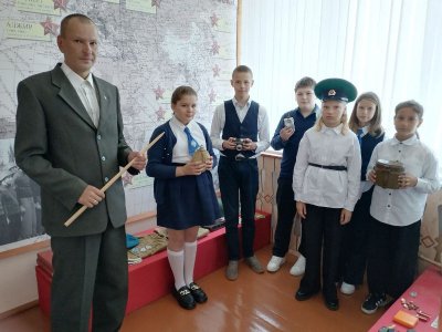 Обзорная экскурсия в школьном музее «Военная история Беларуси»